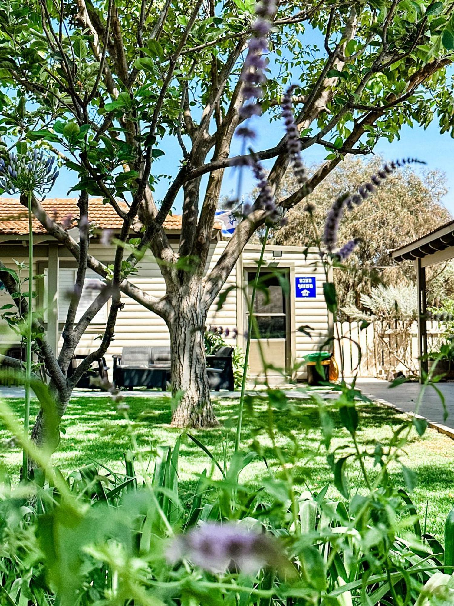 Etzel Tami Hospitality Hotel Neot Golan Exterior foto